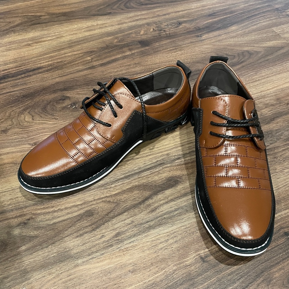 Gary Mens size 9 Derby Orthopedic shoe. Brown and black with laces. NWT!! In box